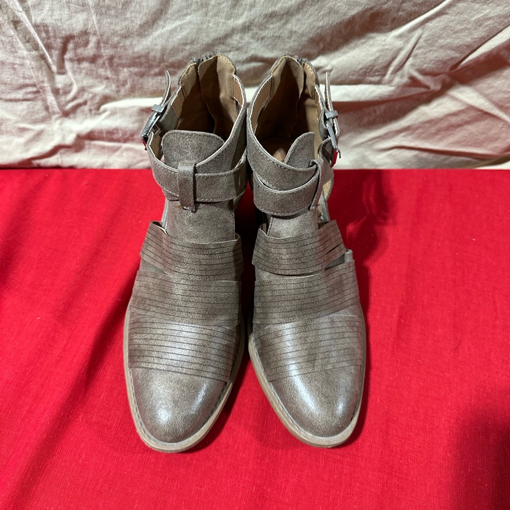 Maurice’s Taupe Ankle Booties w/Buckle